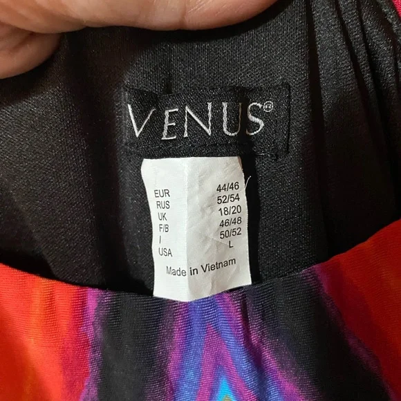 VENUS Multicolor Chevron Dress - Picture 2 of 5